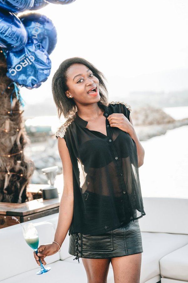 Quelle est la taille idéale de sac à main pour une journée de mariage?