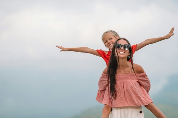 Soins et maquillage : découvrez l'expertise clarins à votre service